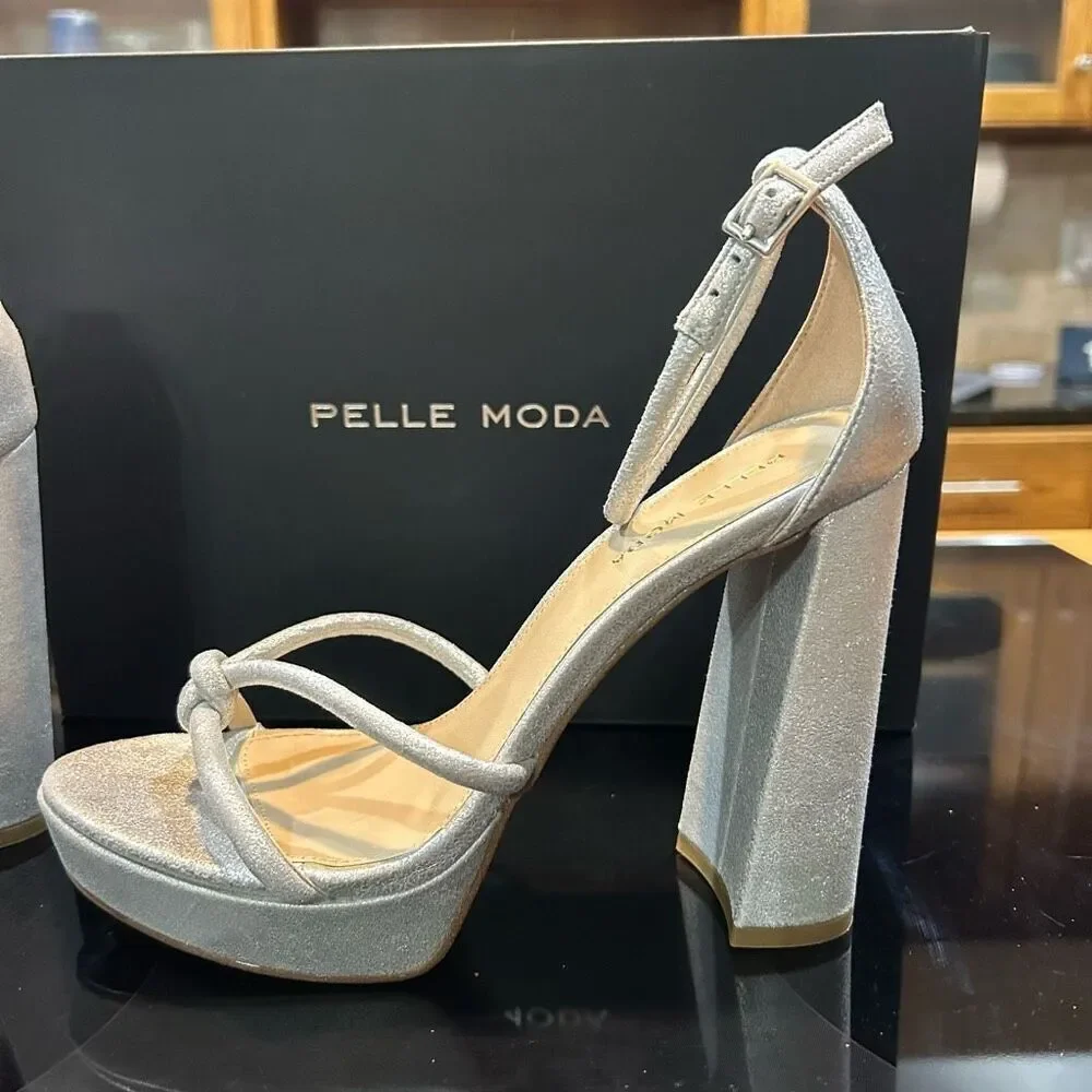 Pelle Moda Gillian ankle strap silver metallic chunky‎ heel sandal size 8.5 NEW